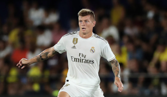 VILLAREAL, SPAIN - SEPTEMBER 01: Toni Kroos of Real Madrid CF runs with the ball during the Liga match between Villarreal CF and Real Madrid CF at Estadio de la Ceramica on September 01, 2019 in Villareal, Spain. (Photo by David Ramos/Getty Images)
