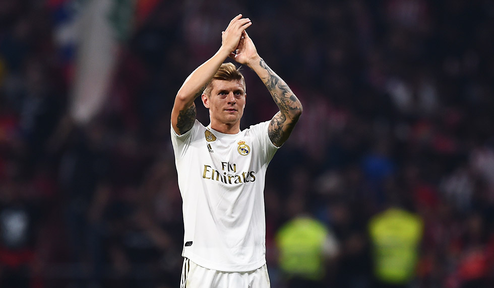 MADRID, SPAIN - SEPTEMBER 28: Toni Kroos of Real Madrid thanks the fans after the Liga match between Club Atletico de Madrid and Real Madrid CF at Wanda Metropolitano on September 28, 2019 in Madrid, Spain. (Photo by Denis Doyle/Getty Images)
