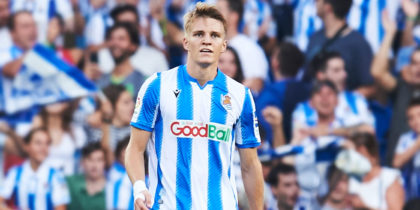 SAN SEBASTIAN, SPAIN - SEPTEMBER 14: Martin Odegaard of Real Sociedad celebrates after scoring goal during the Liga match between Real Sociedad and Club Atletico de Madrid at Estadio Reale Arena on September 14, 2019 in San Sebastian, Spain. (Photo by Juan Manuel Serrano Arce/Getty Images)
