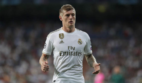 MADRID, SPAIN - OCTOBER 01: Toni Kroos of Real Madrid CF in action during the UEFA Champions League group A match between Real Madrid and Club Brugge KV at Bernabeu on October 01, 2019 in Madrid, Spain. (Photo by Gonzalo Arroyo Moreno/Getty Images)