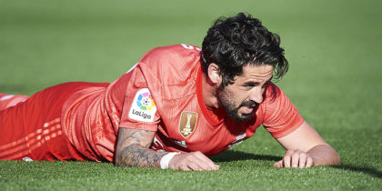 SAN SEBASTIAN, SPAIN - MAY 12: Isco Alarcon of Real Madrid CF reacts during the La Liga match between Real Sociedad and Real Madrid CF at Estadio Anoeta on May 12, 2019 in San Sebastian, Spain. (Photo by Juan Manuel Serrano Arce/Getty Images)