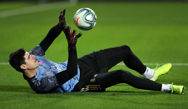 VALENCIA, SPAIN - DECEMBER 15: Thibaut Courtois of Real Madrid warms up prior to the Liga match between Valencia CF and Real Madrid CF at Estadio Mestalla on December 15, 2019 in Valencia, Spain. (Photo by Angel Martinez/Getty Images)