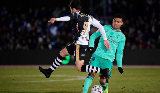 Unionistas' Spanish forward Guille Andres (L) vies with Real Madrid's Brazilian midfielder Casemiro during the Copa del Rey (King's Cup) football match between Unionistas de Salamanca CF and Real Madrid CF at Las Pistas del Helmantico stadium in Salamanca, on January 22, 2020. (Photo by JAVIER SORIANO / AFP) (Photo by JAVIER SORIANO/AFP via Getty Images)