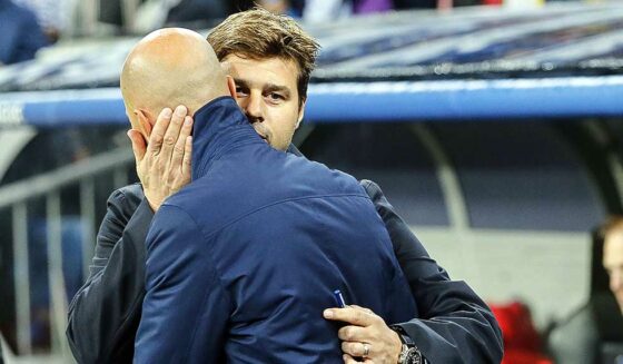 Mauricio Pochettino und Zinédine Zidane bei einer Umarmung Mauricio Pochettino Zinédine Zidane Umarmung
