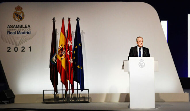 Florentino Pérez auf Real Madrids Mitgliederversammlung Florentino Pérez auf Real Madrids Mitgliederversammlung