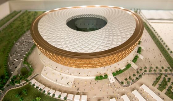 Ein Modellfoto des Lusail Iconic Stadiums. Ein Modellfoto des Lusail Iconic Stadiums.