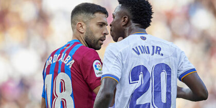 Jordi Alba vs Vinícius Júnior