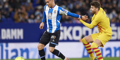 Raúl de Tomás vs Piqué
