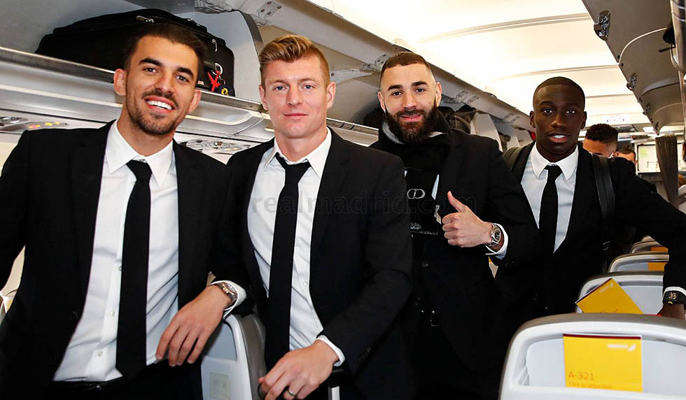 kroos benzema flugzeug reise anzug