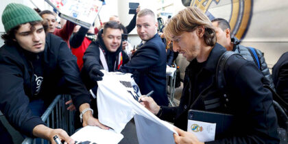 reise modric bus fans