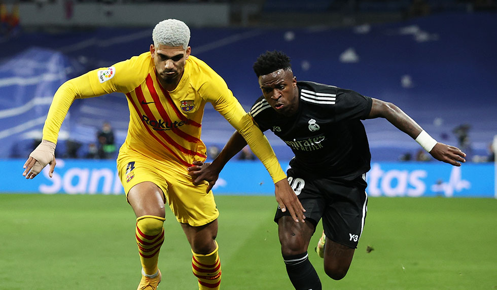 Vinicius Junior Ronald Araujo FC Barcelona Real Madrid Clásico