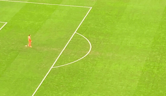 Der Rasen im Estadio Santiago Bernabéu ist mal wieder in schlechtem Zustand