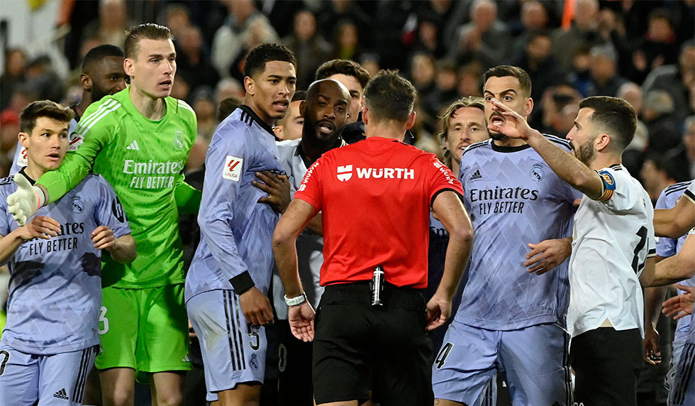 Valencia Real Madrid Schiedsrichter Abpfiff Jude Bellingham