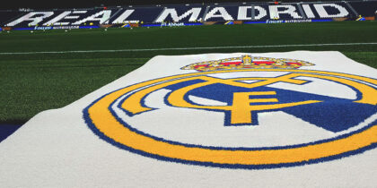 Estadio Santiago Bernabeu Real Madrid Wappen Logo Schriftzug