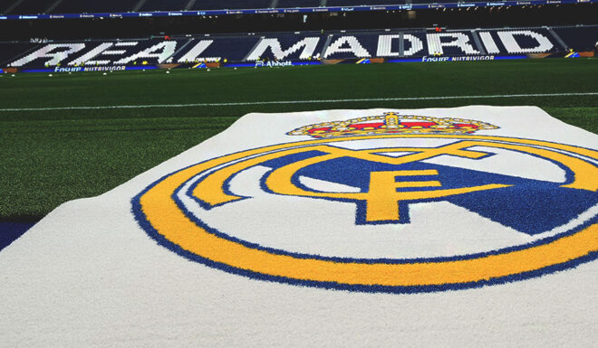 Estadio Santiago Bernabeu Real Madrid Wappen Logo Schriftzug