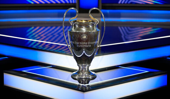 Champions League Auslosung Draw Trophäe