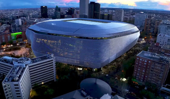 Estadio Santiago Bernabéu Dach zu Real Madrid