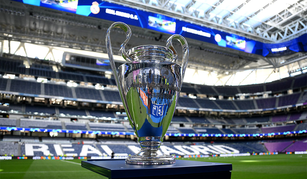 Estadio Santiago Bernabéu Champions League Pokal Trophy Real Madrid