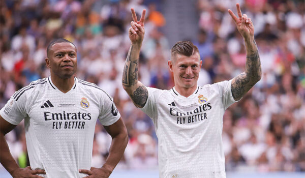 Toni Kroos Corazon Classic Match Real Madrid Bernabéu