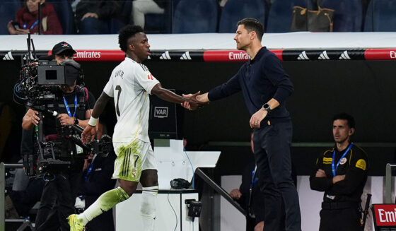 Xabi Alonso Vinícius Júnior Real Madrid
