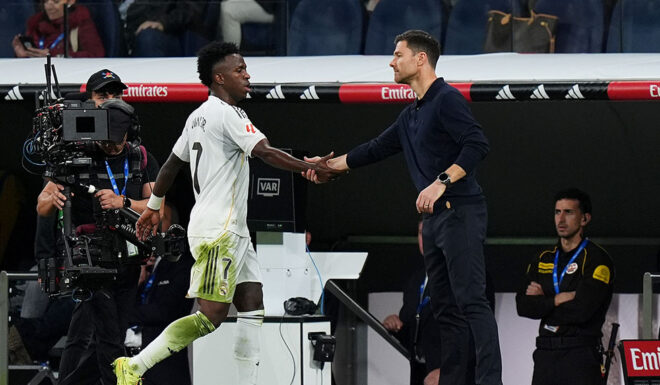 Xabi Alonso Vinícius Júnior Real Madrid