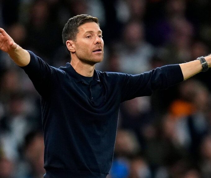 Xabi Alonso Real Madrid vs. FC Valencia 11. Spieltag