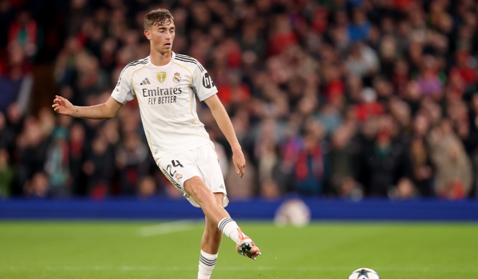 Kader-vor-Alav-s-Huijsen-und-f-nf-Canteranos-im-Kader