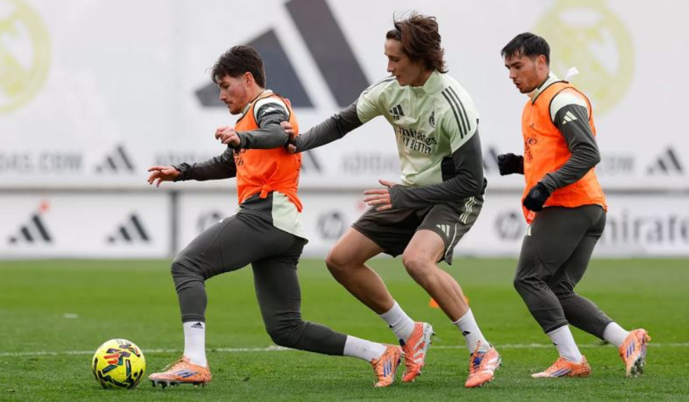 Abschlusstraining-vor-Alav-s-ohne-Sechs-Mbapp-zur-ck