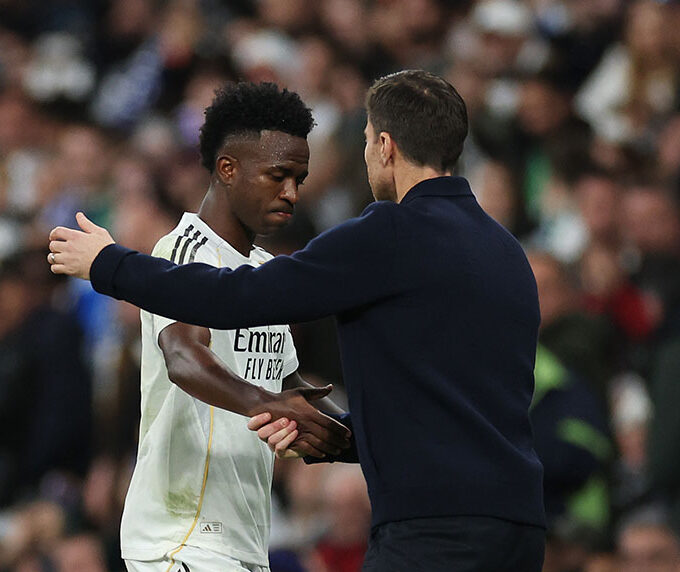 Xabi Alonso Vinícius Júnior Real Madrid